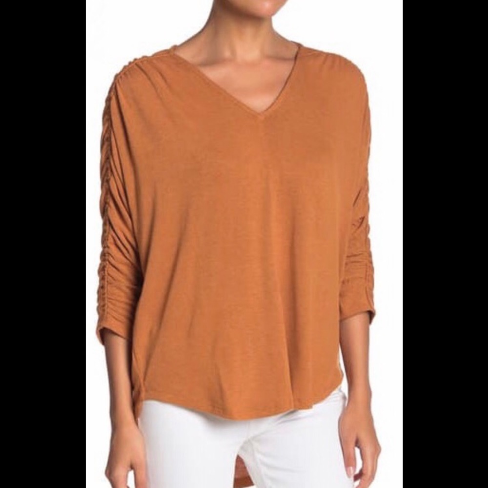 H by bordeaux V neck runched sleeve top